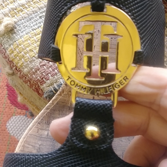 TOMMY HILFIGER SANDALS - Picture 15 of 17